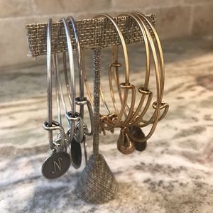 (SOLD!!)Alex and Ani 7 bangle bracelet bundle